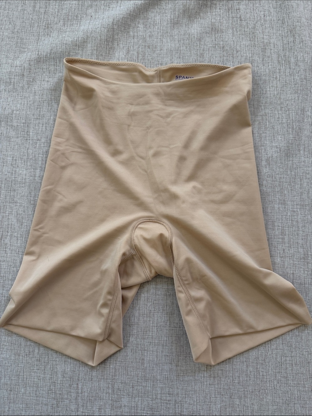 Spanx Shaping High Waist Shorts size Medium Mid Thigh Shaper nude‎ Tummy Control